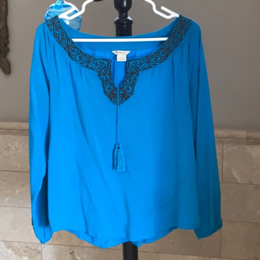 Ariat top